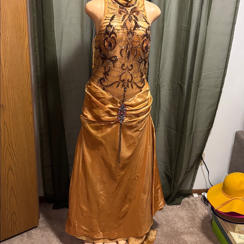 Elegant Gold Evening Gown